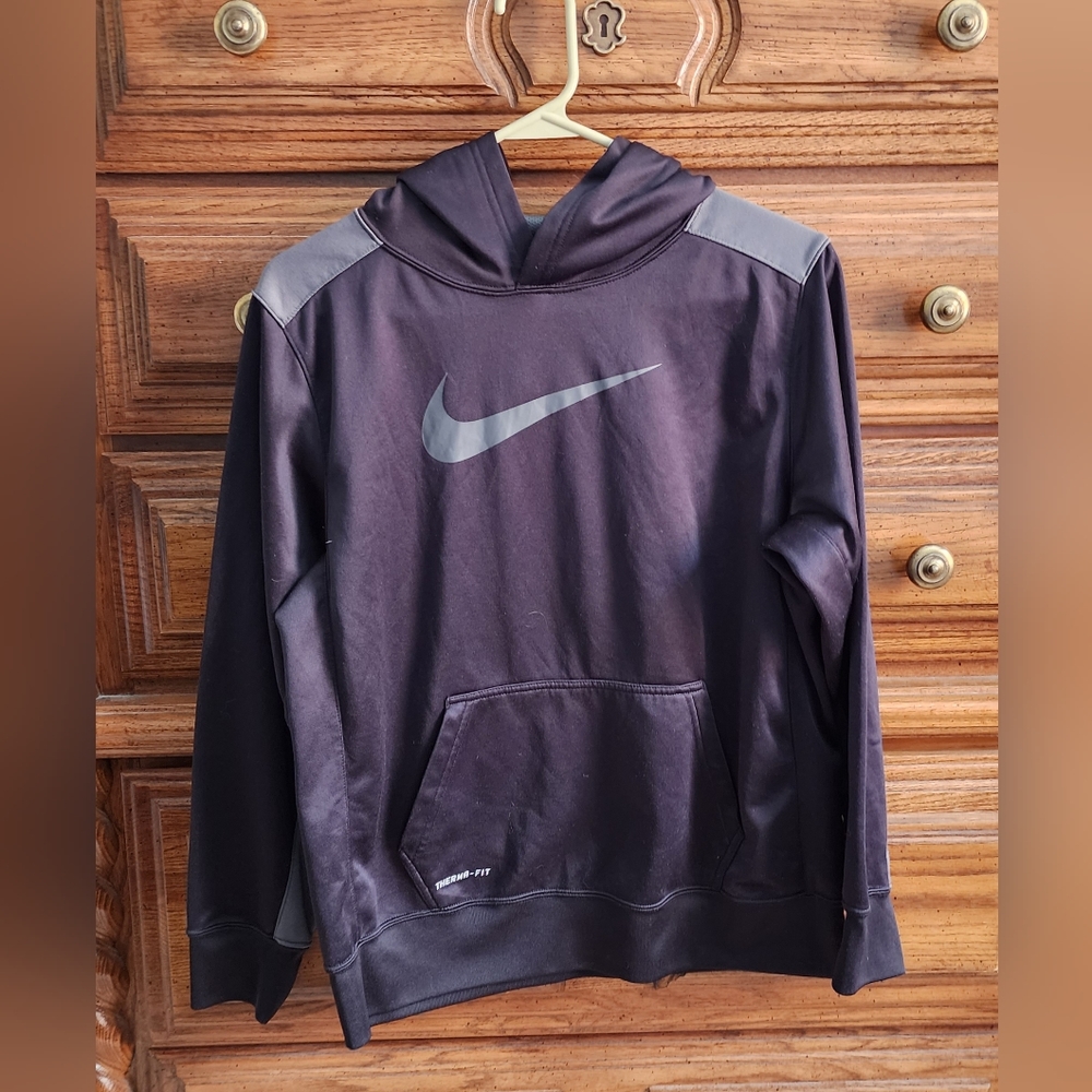 Nike therma-fit hoodie black YXL